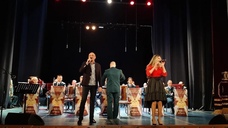 Оркестр штаба  Уральского округа выступил с концертом для военнослужащих и сотрудников