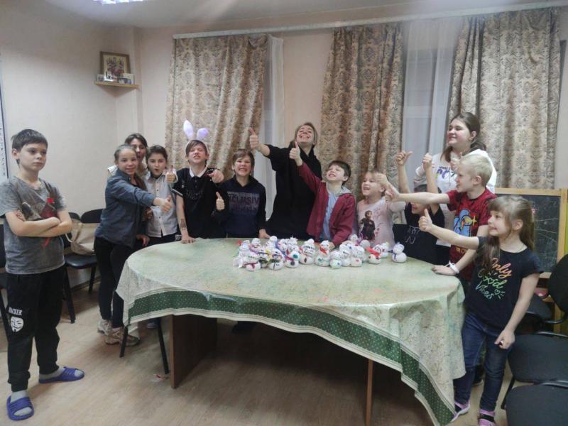 Волонтеры создали новогоднее настроение у детей в социально-реабилитационном центре 
«Ласточка»