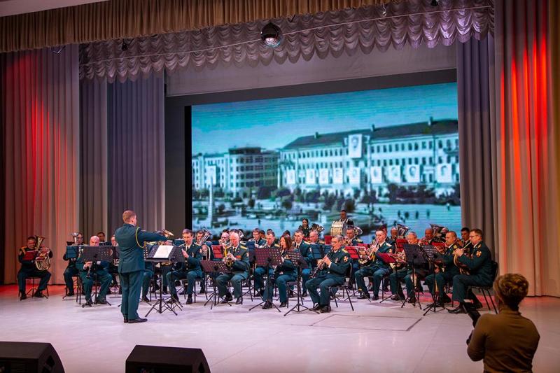 Музыканты сводного оркестра Уральского округа Росгвардии сыграли сюиту А.Хачатуряна в честь 80-летия победы в Сталинградской битве