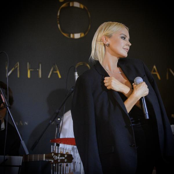 Ирина Ортман выпустила сольную версию песни «Жена Офицера».