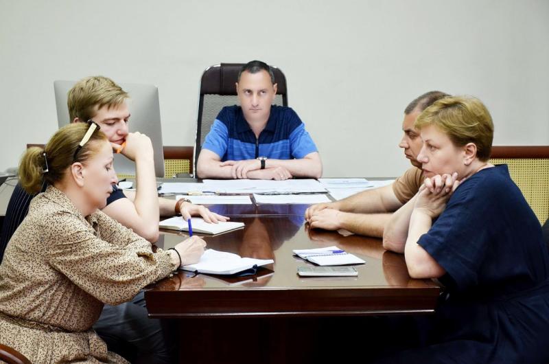 Депутат ЗСК Виктор Тепляков провёл встречу с председателем ТОС «Солнечный»