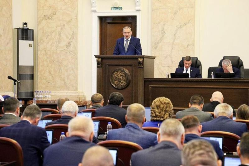 Депутат ЗСК Виктор Тепляков принял участие в 28-й сессии краевого парламента