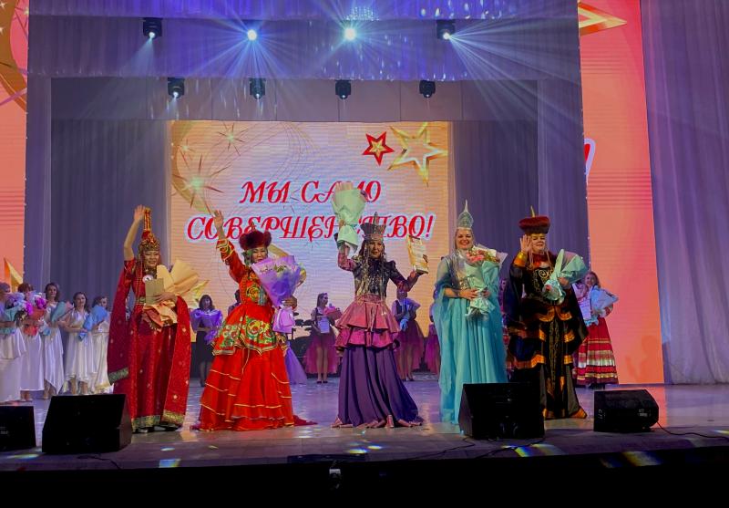 Работницы Улан-Удэнского ЛВРЗ приняли участие в конкурсе красоты и таланта