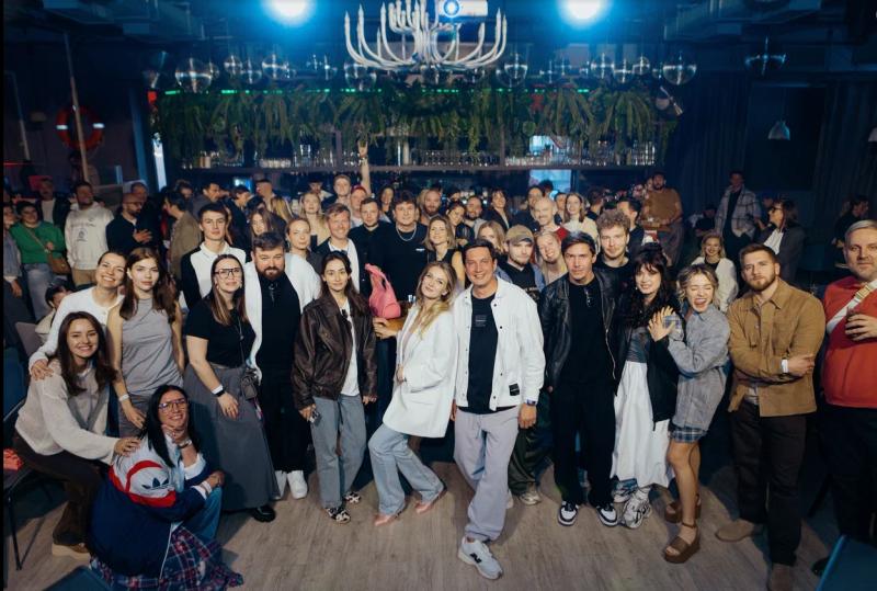 В Москве состоялась закрытая премьера сериала «Остаться друзьями» с Анастасией Калашниковой, Борисом Дергачёвым, Алиной Алексеевой, Михаилом Кремером, Никитой Никитиным и Софьей Зайкой в главных ролях