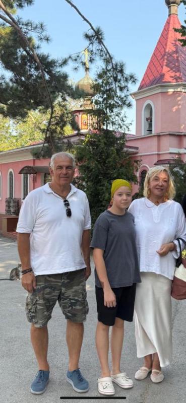 Арина Шарапова посетила Топловский Свято-Троице-Параскевиевский монастырь в Крыму
