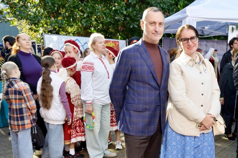 Депутат ЗСК Виктор Тепляков принял участие в праздновании Дня народного единства в Сочи