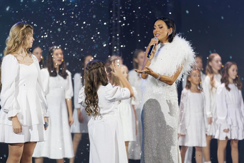 Игорь Крутой, Алсу, Владимир Пресняков и другие артисты поздравили финалистов фестиваля «Добрая волна»