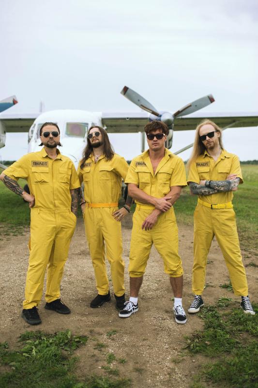 «Сурганова и оркестр», «Калинов мост», «Пилот» и другие выступят на фестивале  в А2