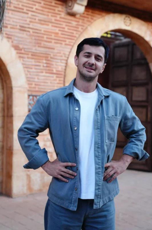 «Здесь всё очень кинематографично!»  Рэпер Серёга и комик Магомед Муртазаалиев — ещё одни участники реалити «Выжить в Стамбуле»